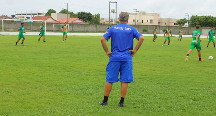 Jaguaré Esporte Clube treina para estreia no Capixabão 2025