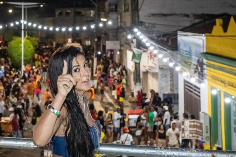 Larissa Marques
