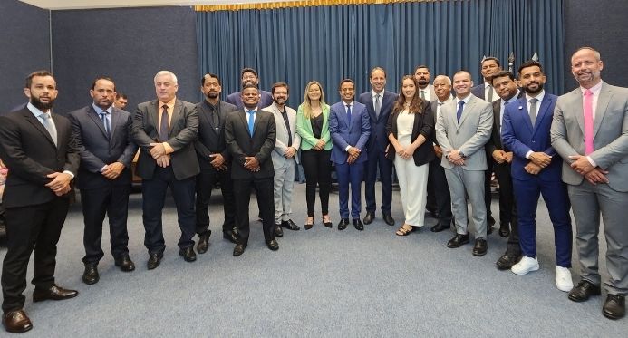 Lucas Scaramussa, Franco Fiorot e vereadores são empossados em Linhares