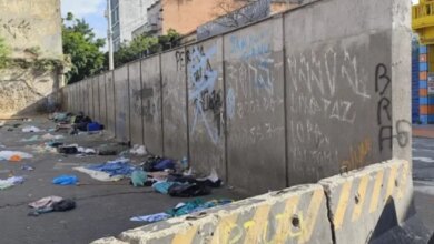 Prefeitura de SP gera polêmica ao construir muro de 40 metros na Cracolândia para conter usuários de drogas