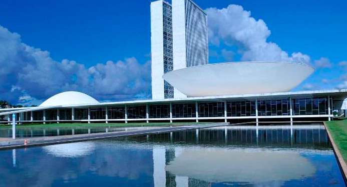 Brasil despenca em índice de corrupção e tem pior nota desde 2012