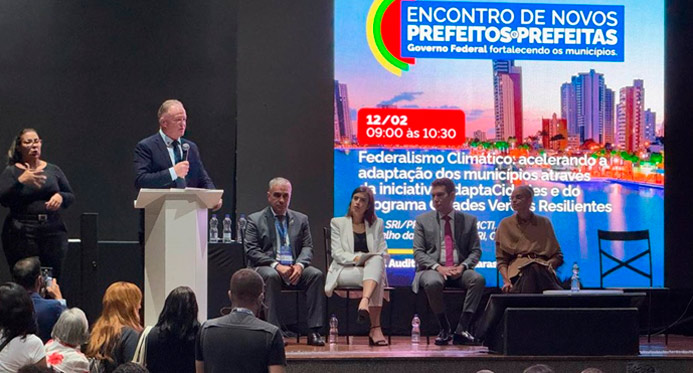 Governo do ES discute adaptação às mudanças climáticas em Encontro de Novos Prefeitos