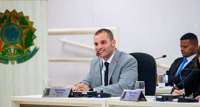 Vereador se destaca como representante da juventude na Câmara de Linhares