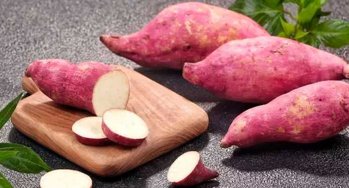 Batata-doce engorda? Nutróloga revela os benefícios