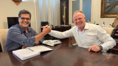 Casagrande entra de férias e Ricardo Ferraço assume governo do ES
