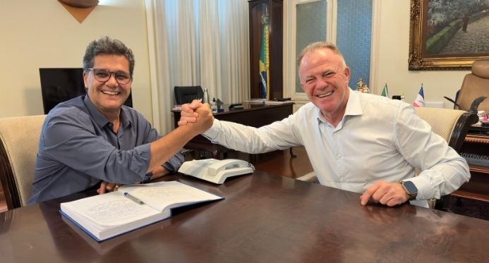 Casagrande entra de férias e Ricardo Ferraço assume governo do ES