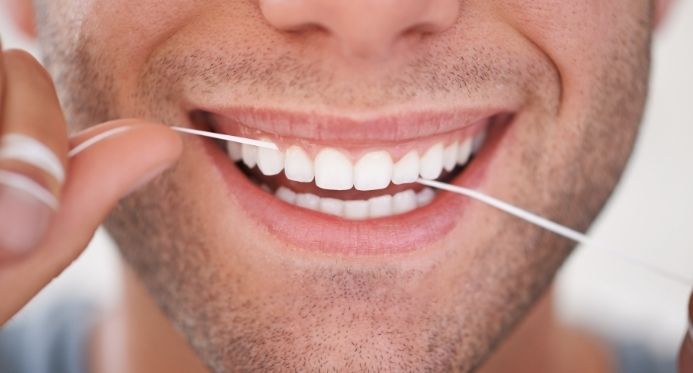 Dia Mundial da Saúde Bucal: Veja dicas essenciais para manter a higiene oral no dia a dia