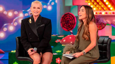 Xuxa relembra frase de Bolsonaro e diz: 'Vontade de pegar e dar um soco'