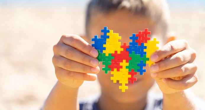 Dia Mundial do Autismo: Apaes do ES destacam avanços e defendem ampliação de serviços para pessoas com TEA