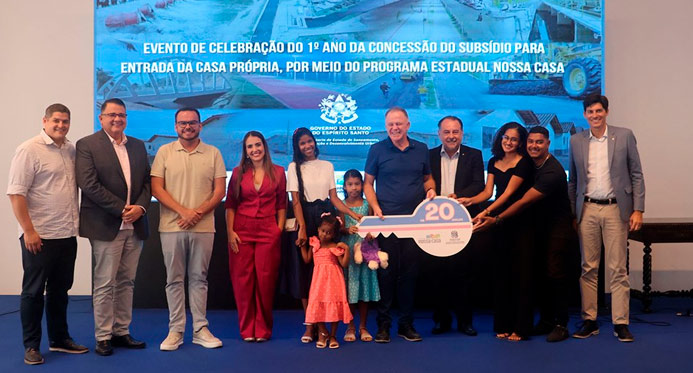 Governo do Estado celebra 1 ano de concessão do subsídio para entrada da casa própria