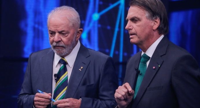 Inelegível, Bolsonaro tem empate técnico com Lula em eventual 2º turno, aponta Quaest
