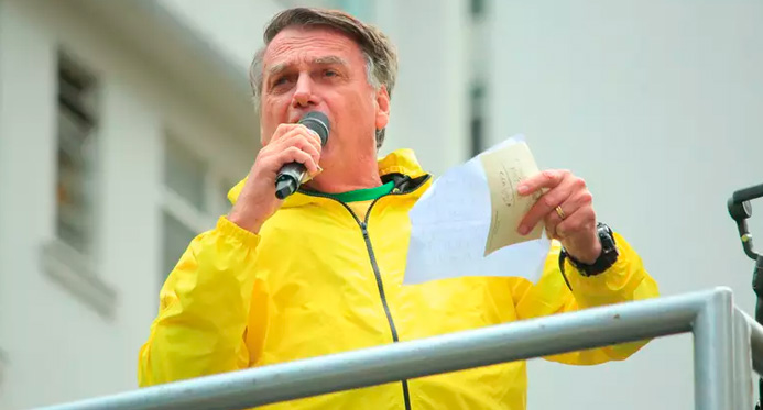 Para 52%, Bolsonaro deveria ser preso; 42% discordam, diz pesquisa