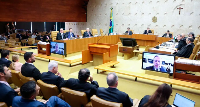 “Perdeu, mané”: Fux sugere um ano e meio de prisão a mulher; Moraes quer 14