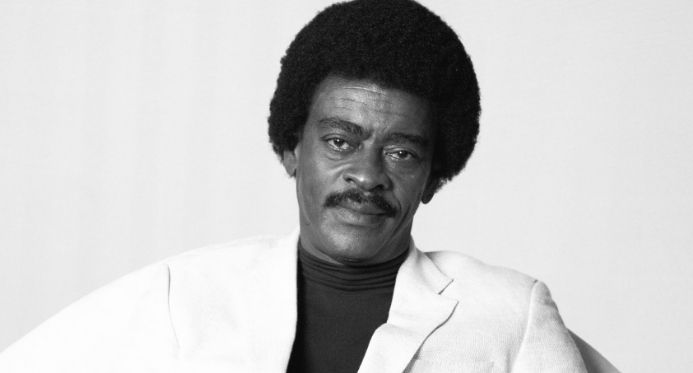 Seu Jorge retorna ao Brasil com show em Vitória neste sábado, após turnê internacional