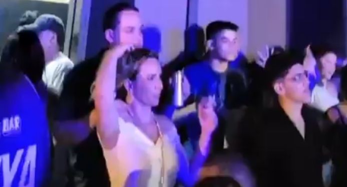 Casado, prefeito de Vitória é visto em clima de romance com vice durante show no Piauí