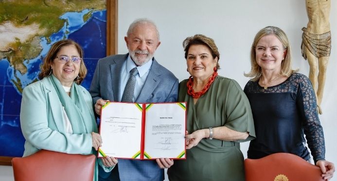 Lula empossa Márcia Lopes no Ministério das Mulheres
