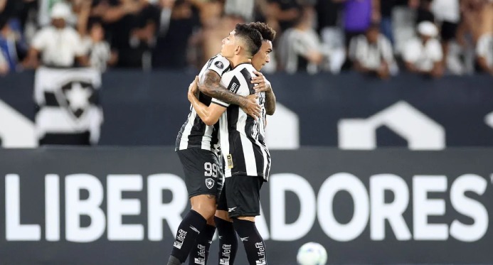 Com emoção, Botafogo vence a Universidad de Chile e avança na Libertadores