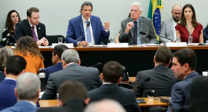 Audiência com Haddad na Câmara é encerrada após bate-boca com a oposição