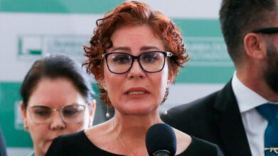 Interpol inclui Carla Zambelli na lista de foragidos internacionais