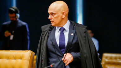 Moraes diz que democracia saberá se defender de inimigos