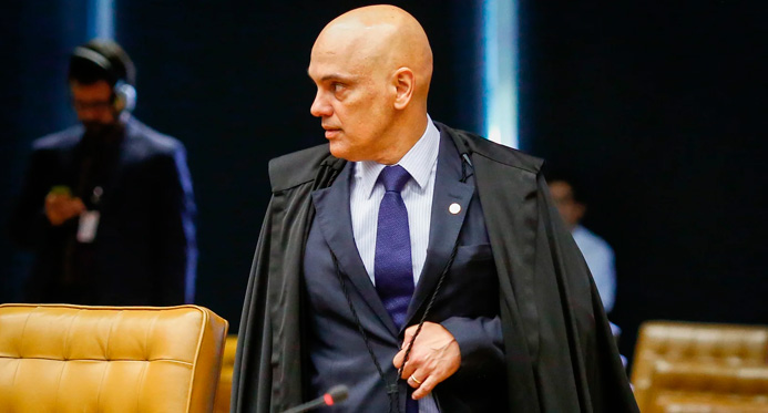 Moraes diz que democracia saberá se defender de inimigos