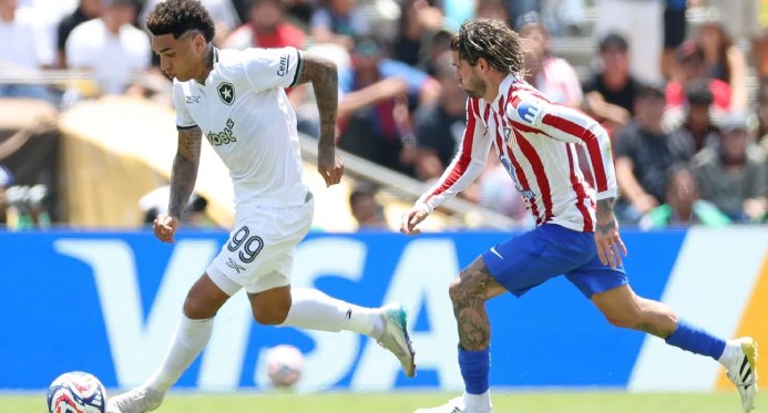 No Grupo da Morte, Botafogo se classifica, mesmo com derrota