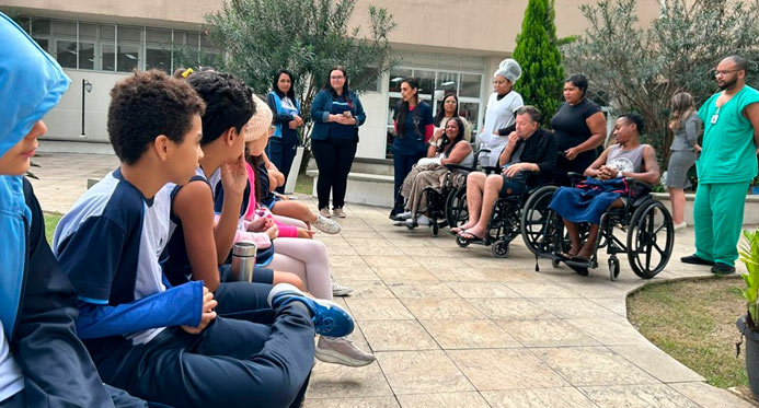 Projeto ‘Mensageiros’ leva carinho e esperança aos pacientes do Hospital Dr. Jayme Santos Neves