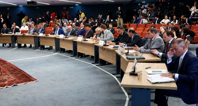 STF pausa sessão após ouvir Almir, Torres e Heleno; Bolsonaro depõe 14h30