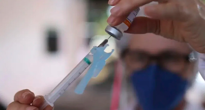 Butantan se prepara para testar vacina contra gripe aviária em humanos