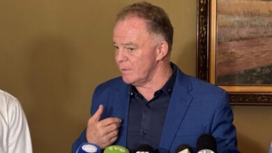 Casagrande critica "razão ideológica" de tarifas de Trump e defende cautela do governo federal