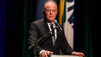 Casagrande critica 'retrocesso' em tarifas de Trump, que ameaçam economia do ES