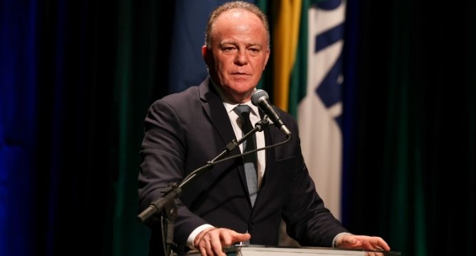 Casagrande critica 'retrocesso' em tarifas de Trump, que ameaçam economia do ES