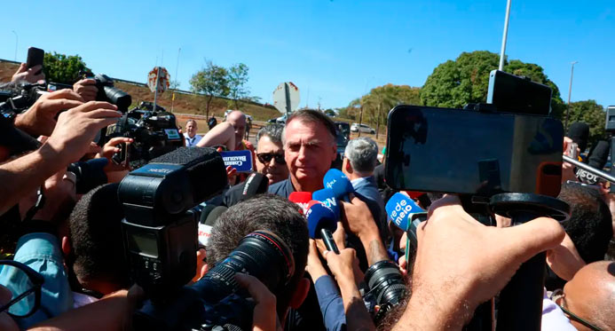 Defesa de Bolsonaro tem até as 21h13 para enviar explicações a Moraes