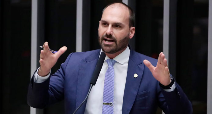 Eduardo Bolsonaro diz trabalhar contra diálogo de senadores com autoridades nos EUA