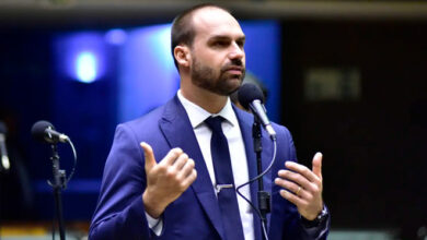 Eduardo Bolsonaro pede para seguidores agradecerem Trump após taxa imposta ao Brasil
