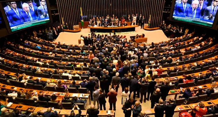 Lula veta aumento do número de deputados federais