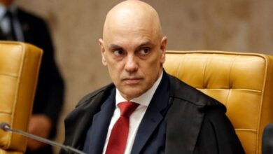 Moraes adverte Bolsonaro por violar proibição de uso de redes sociais