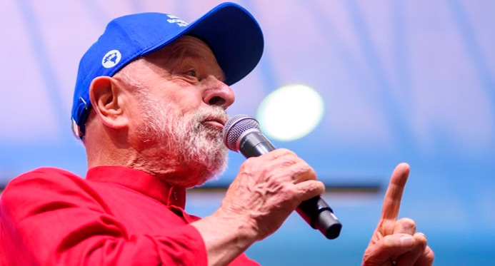 “Não é um gringo que vai dar ordem para este presidente”, diz Lula