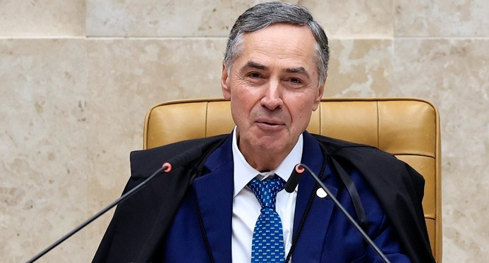 "O arranjo que há no Brasil leva ao STF todas as questões", diz Barroso