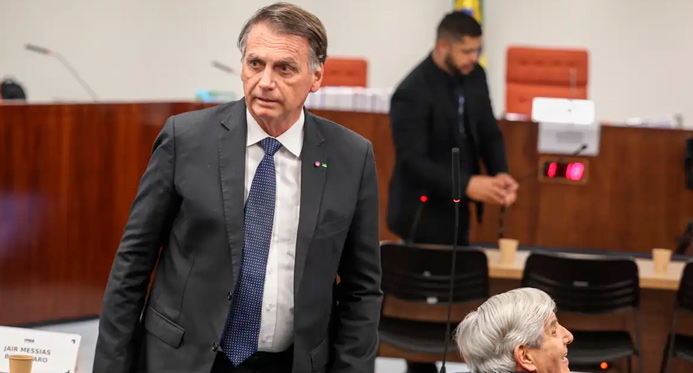 Querem me destruir por completo, diz Bolsonaro antes de alegação da PGR