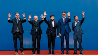 Sem citar tarifaço, Lula critica intervencionismo durante reunião no Chile