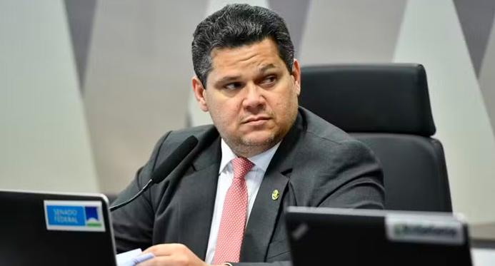 Alcolumbre diz que não pautará impeachment de Moraes