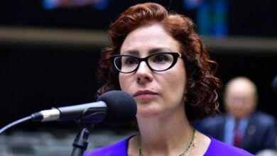 Justiça italiana mantém prisão cautelar de Carla Zambelli