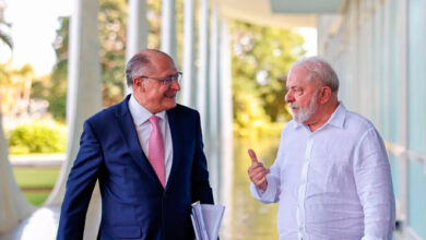 Lula finaliza plano aos setores afetados por tarifaço de Trump