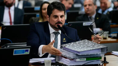 Marcos do Val é alvo de operação da PF e coloca tornozeleira eletrônica