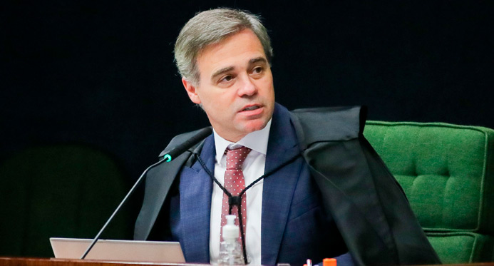 Mendonça é sorteado para relatar investigações sobre fraudes no INSS