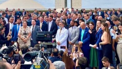 Oposição protesta contra prisão domiciliar de Bolsonaro e prometem obstruir Congresso