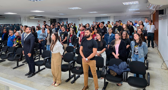 Sessão Solene em Linhares reforça o protagonismo jovem no Dia Nacional da Juventude