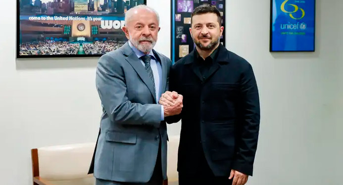 Após bilateral, Zelensky revela que convidou Lula para ir à Ucrânia