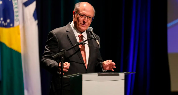 "Boa química" entre presidentes vai ajudar no tarifaço, diz Alckmin